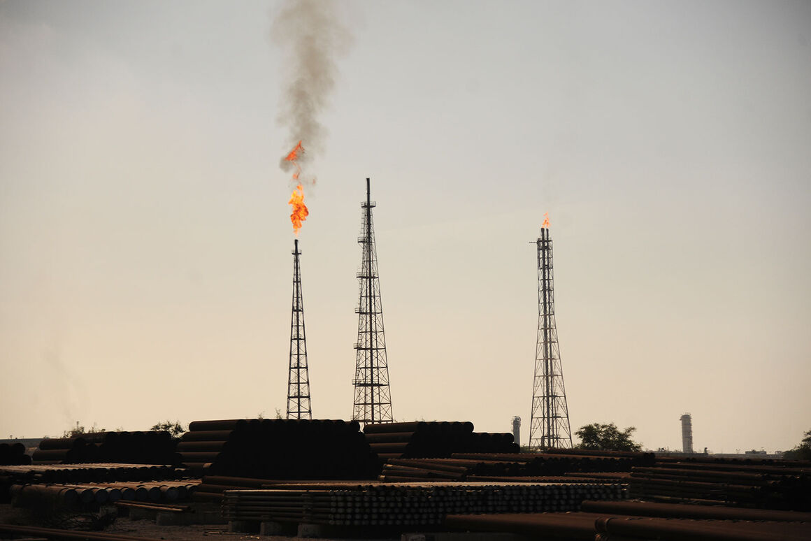 اقدام برای جمع‌آوری سالانه بیش از ۲ هزار میلیون مترمکعب گاز مشعل در پالایشگاه‌های پارس جنوبی